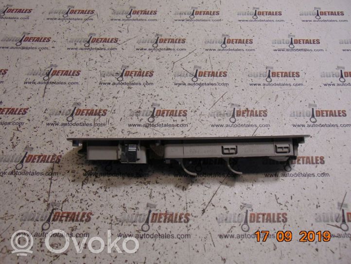 Toyota Avensis Verso Muut kojelaudan osat 6362044030