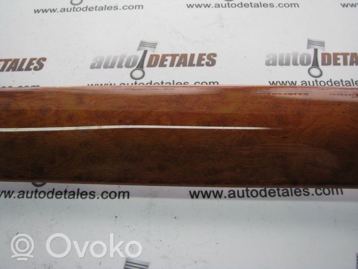 Mercedes-Benz GL X164 Baguette moulure de porte arrière A1647301322