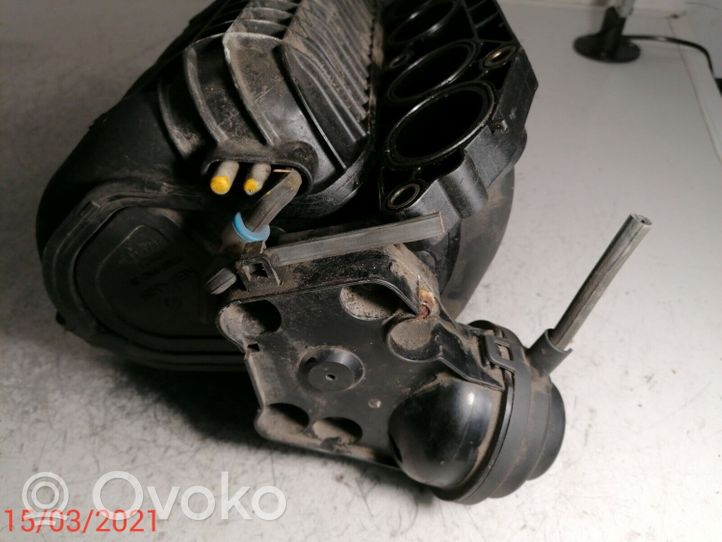 Honda CR-V Kolektor ssący 17100PNCJ0