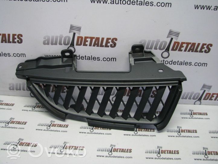 Mitsubishi Grandis Grille calandre supérieure de pare-chocs avant MN145456