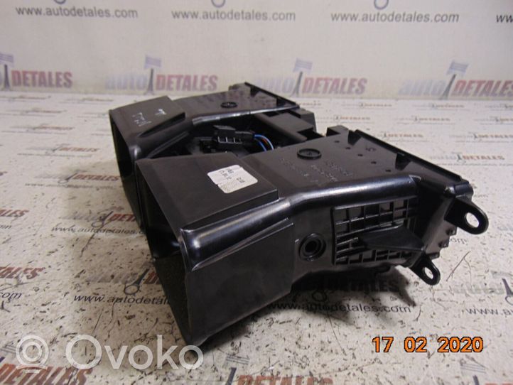 Mercedes-Benz E W212 Centrinės oro grotelės A2128302854