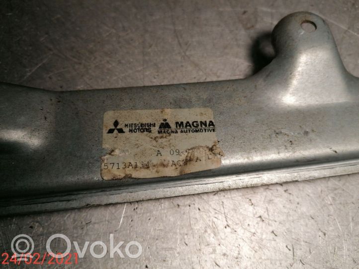 Mitsubishi Colt Elektryczny podnośnik szyby drzwi przednich 5713A134