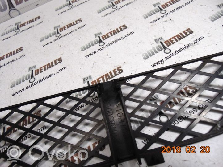 Mercedes-Benz E W210 Grille inférieure de pare-chocs avant A2108850053