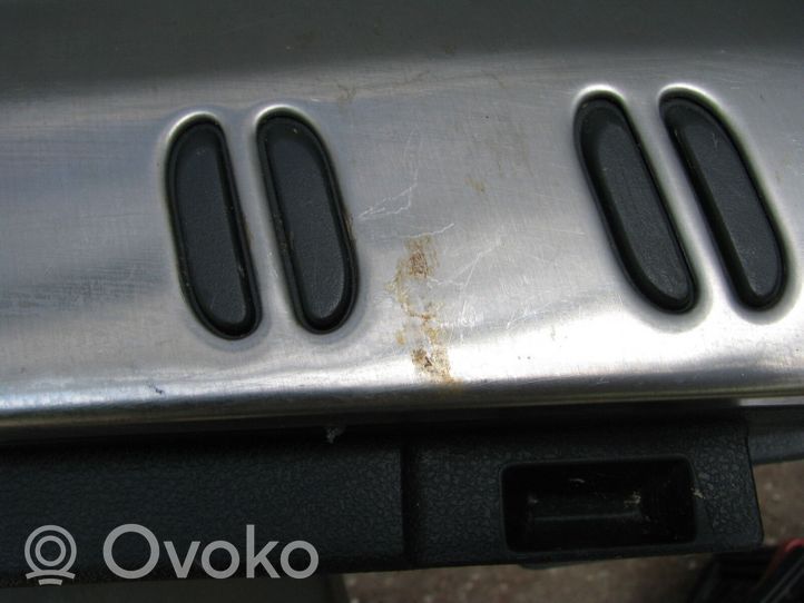 Nissan Qashqai+2 Osłona pasa bagażnika 84992EY10A20A