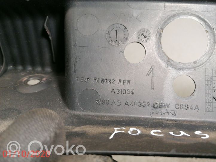 Ford Focus Osłona pasa bagażnika 98ABA40352