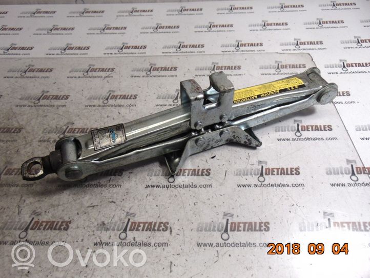 Toyota Corolla Verso E121 Tunkki 0911120110