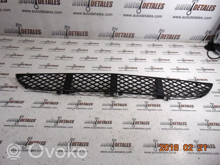 Mercedes-Benz E W210 Grille inférieure de pare-chocs avant A2108850053