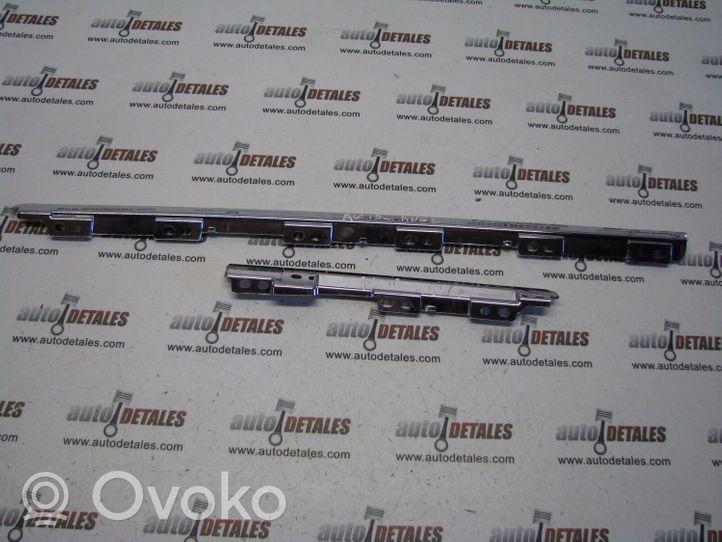 Toyota Avensis T270 Kojelaudan hansikaslokeron lista 5547505220