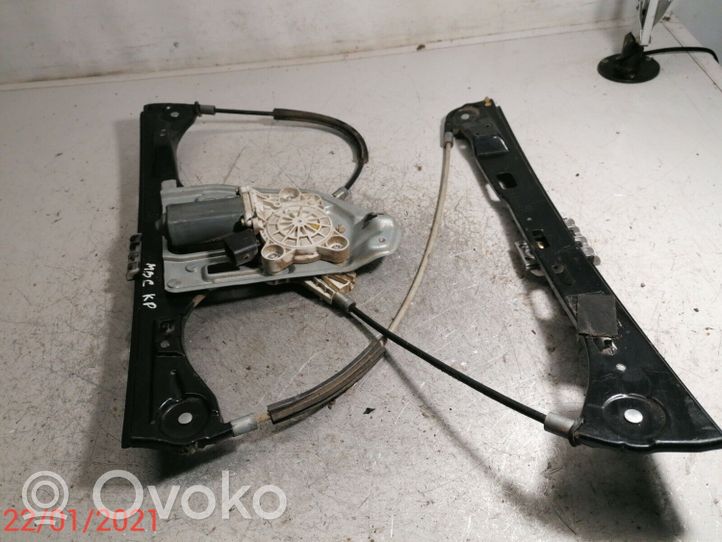 Mercedes-Benz C AMG W203 Front door window regulator with motor A2037202346