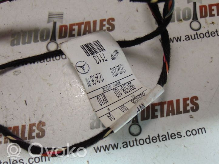 Mercedes-Benz GL X164 Faisceau de câblage de porte arrière A0009983802