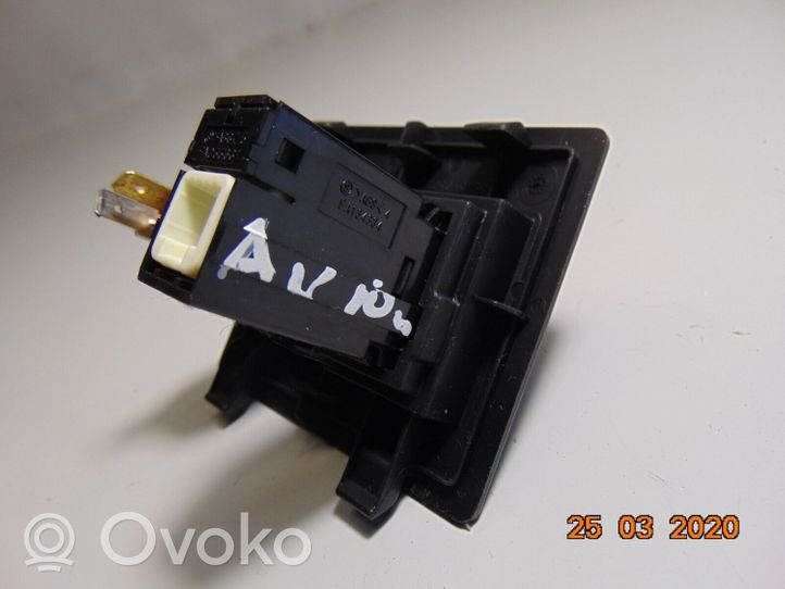 Toyota Avensis T270 Câble adaptateur AUX 5891505020