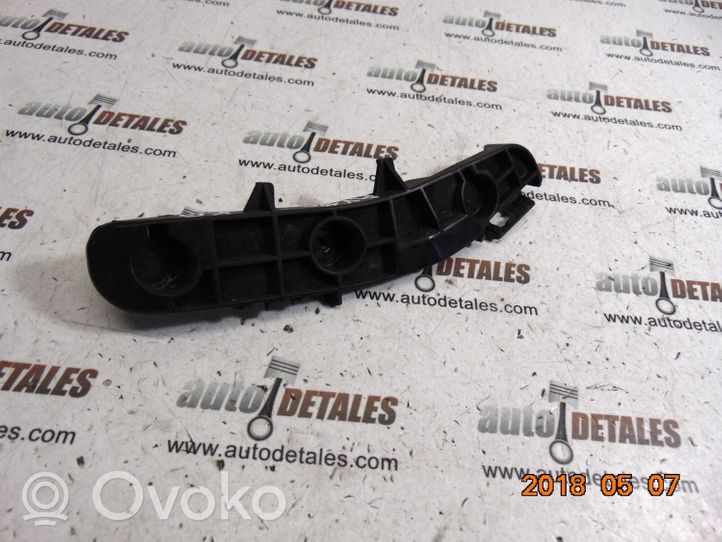 Toyota Avensis T270 Staffa di rinforzo montaggio del paraurti posteriore 5257805010