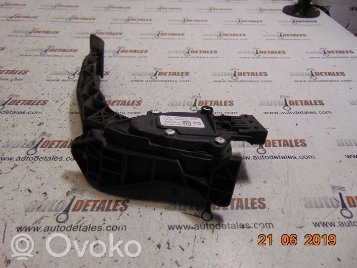 Vauxhall Astra J Pedale dell’acceleratore 13252704