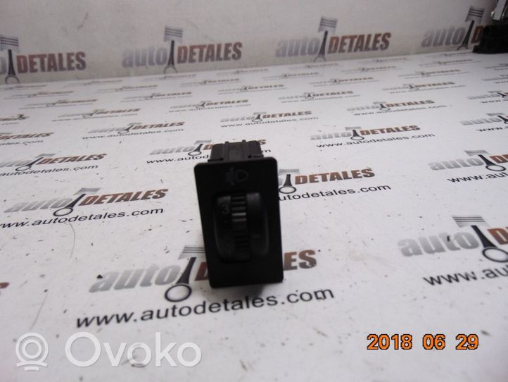 Toyota Avensis T250 Interruttore di regolazione livello altezza dei fari 8415205051