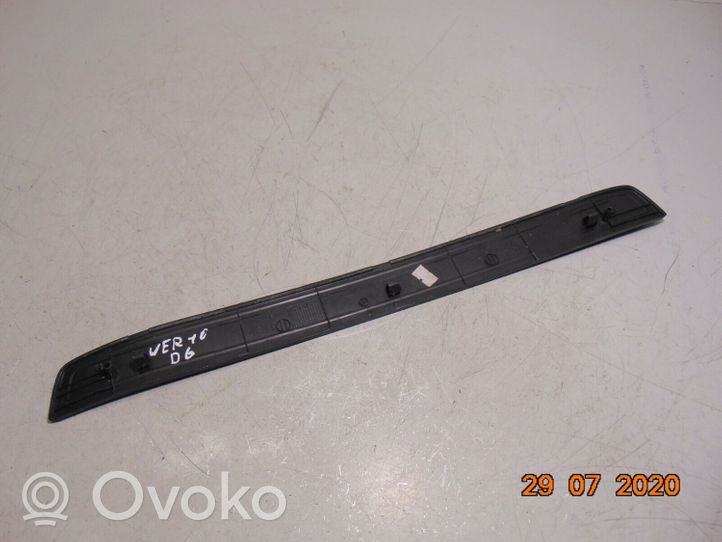 Toyota Verso Listwa progowa tylna 679150F010