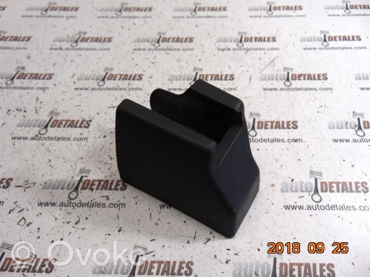 Toyota Verso Rivestimento del binario sedile anteriore del conducente 721570F030