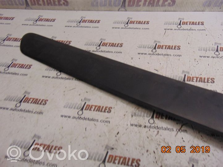 Toyota Avensis T220 Takaoven lista (muoto) 7574105070