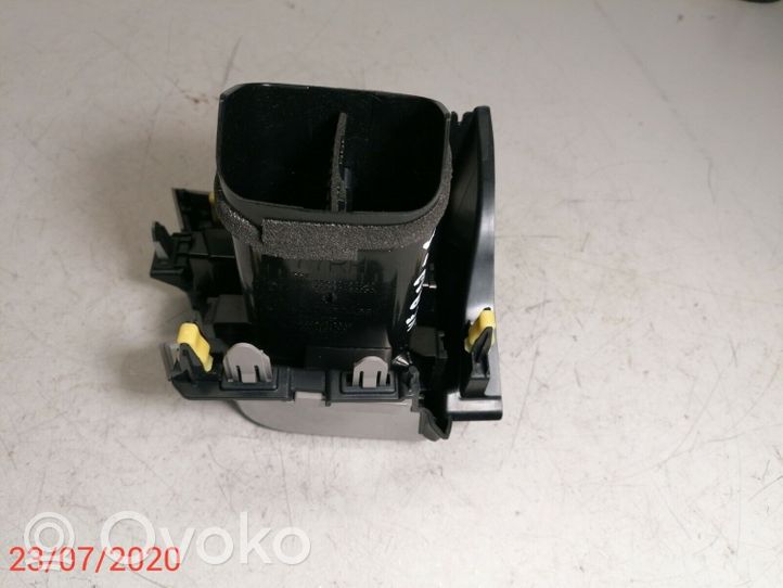 Toyota Verso-S Centrinės oro grotelės 5566052040