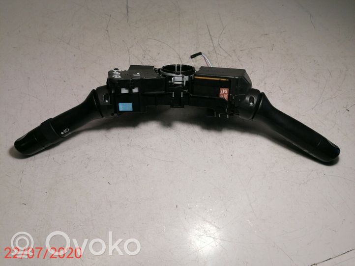 Toyota Verso-S Leva/interruttore dell’indicatore di direzione e tergicristallo 173832