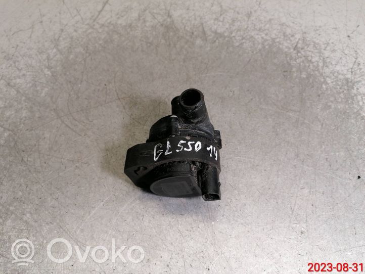 Mercedes-Benz GL X166 Pompe à eau de liquide de refroidissement A2218350028