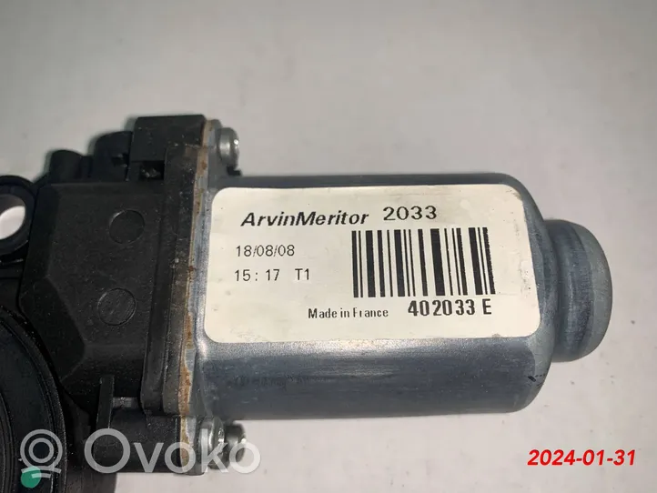 Nissan Qashqai+2 Priekinis varikliukas langų pakėlėjo 402033e