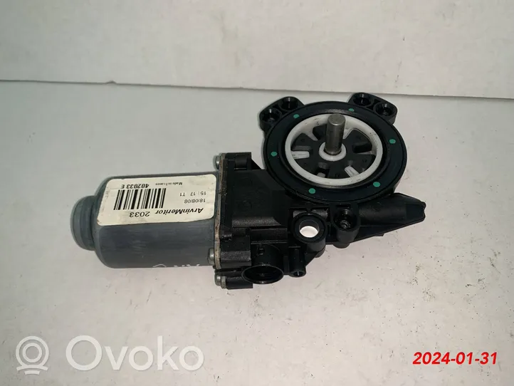 Nissan Qashqai+2 Priekinis varikliukas langų pakėlėjo 402033e