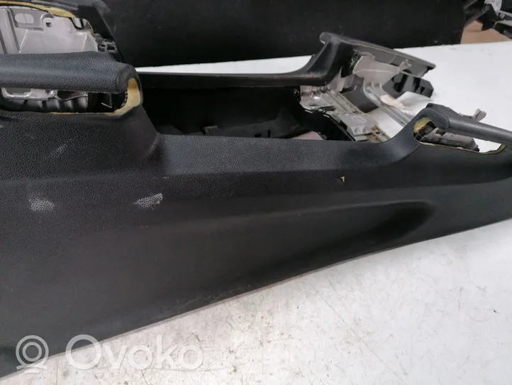 Mercedes-Benz GL X164 Glove box central console A1646801014