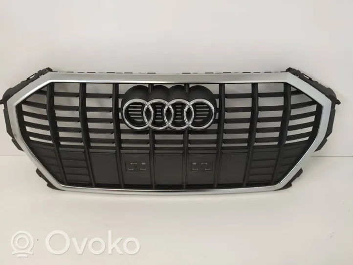 Audi Q3 F3 Etupuskurin ylempi jäähdytinsäleikkö 83A853651