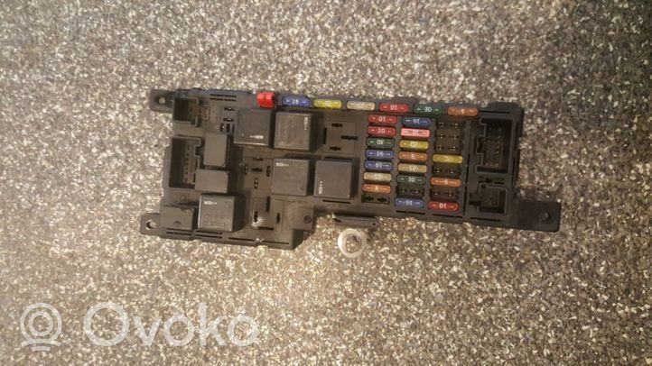 Volvo V70 Sulakemoduuli 518717004