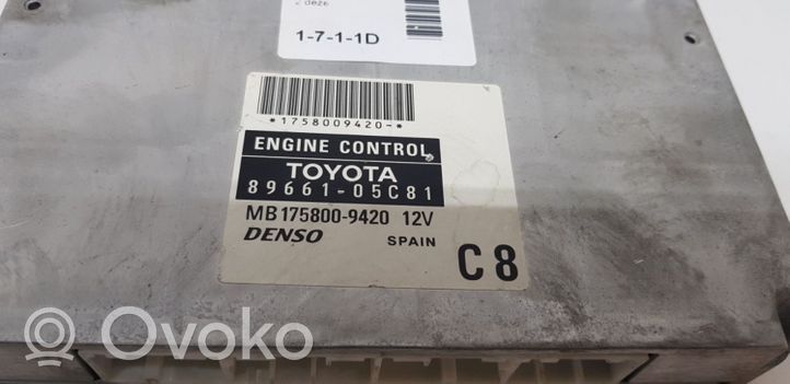 Toyota Avensis T250 Moottorin ohjainlaite/moduuli 8966105C81