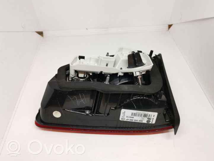 Volkswagen Golf VII Lampy tylnej klapy bagażnika 5G0945093AF