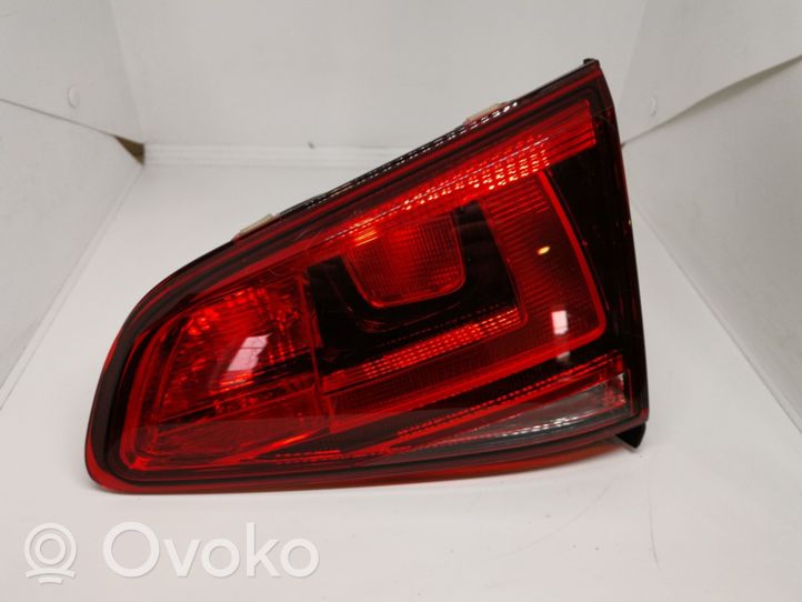 Volkswagen Golf VII Lampy tylnej klapy bagażnika 5G0945094AE