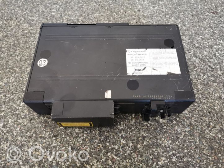 Mercedes-Benz E W210 CD/DVD changer A2038209089