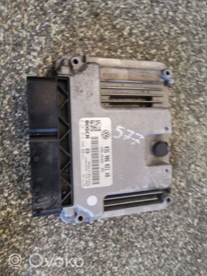 Volkswagen Caddy Sterownik / Moduł ECU 03G906021AQ