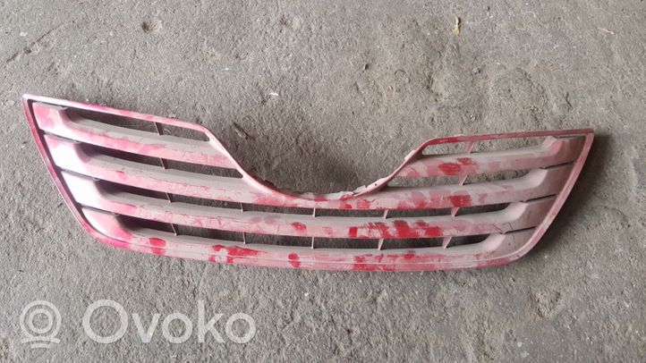 Toyota Camry Front bumper upper radiator grill 5311106090