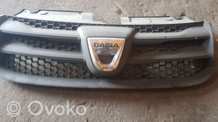 Dacia Sandero Etupuskurin ylempi jäähdytinsäleikkö 623107634R