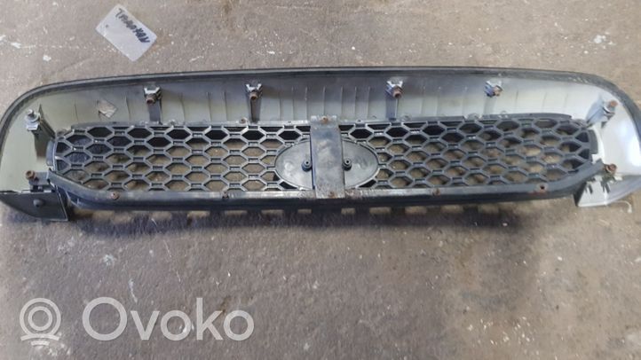 Hyundai Galloper Grille calandre supérieure de pare-chocs avant 