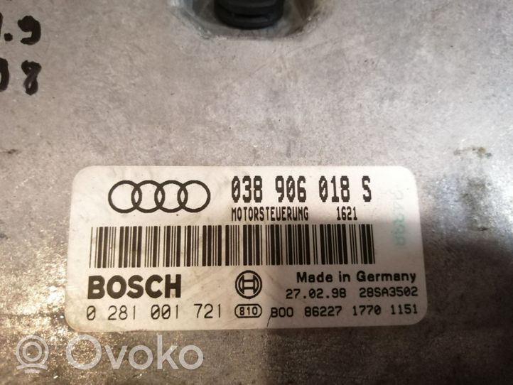 Audi A4 S4 B5 8D Variklio valdymo blokas 038906018S
