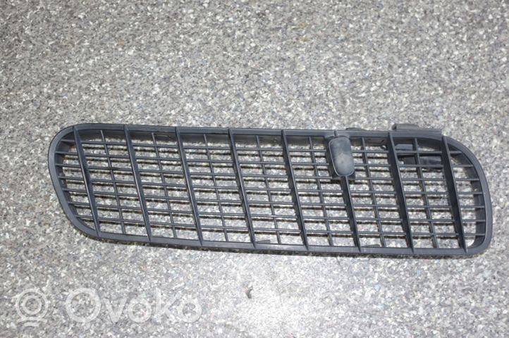 BMW X5 E53 Kratka wlotu powietrza na maskę 51138402670