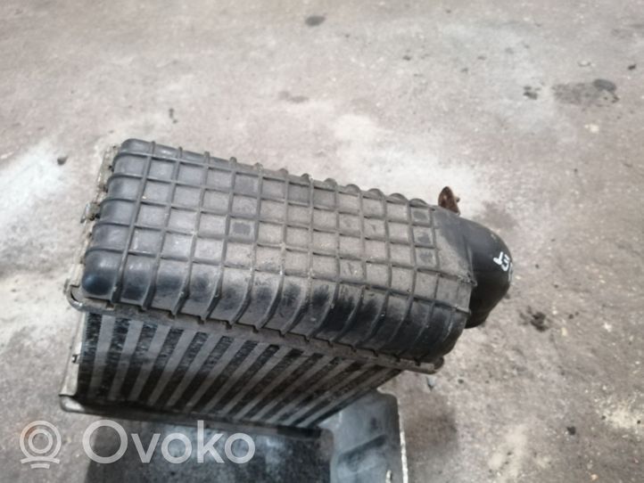 Hyundai Trajet Chłodnica powietrza doładowującego / Intercooler 2827027110