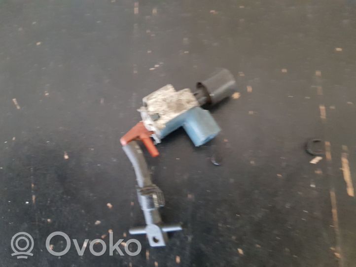 Toyota Land Cruiser (J200) Solenoidinis vožtuvas 