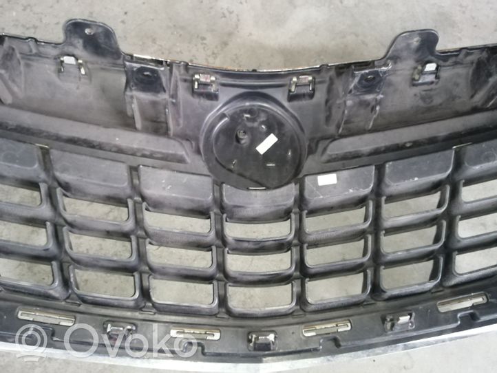 Buick Encore I Front bumper upper radiator grill 95391786