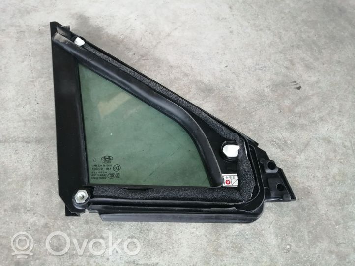 Hyundai Santa Fe Front door vent window glass four-door 82270S1000