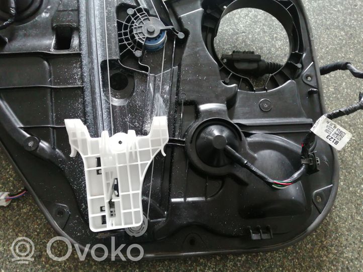 Hyundai Santa Fe Takaikkunan nostomekanismi ilman moottoria RM07B123