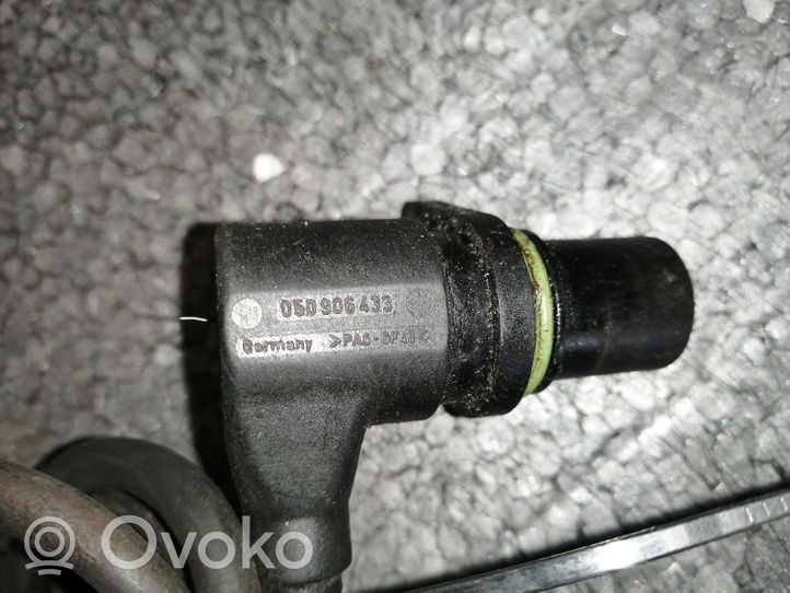 Volkswagen PASSAT B5 Датчик положения коленчатого вала 050906433