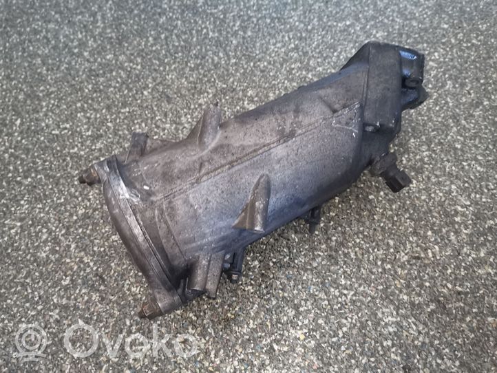 Mercedes-Benz C W202 Support de filtre à huile 6011840025