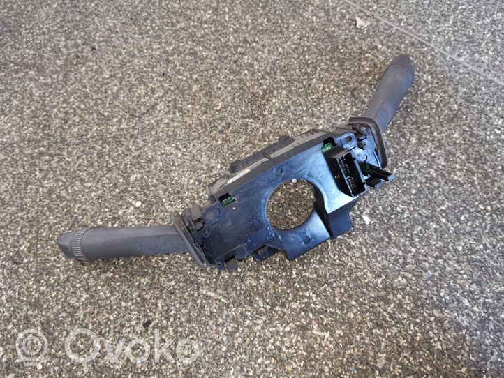 Volvo V70 Leva/interruttore dell’indicatore di direzione e tergicristallo 8622182