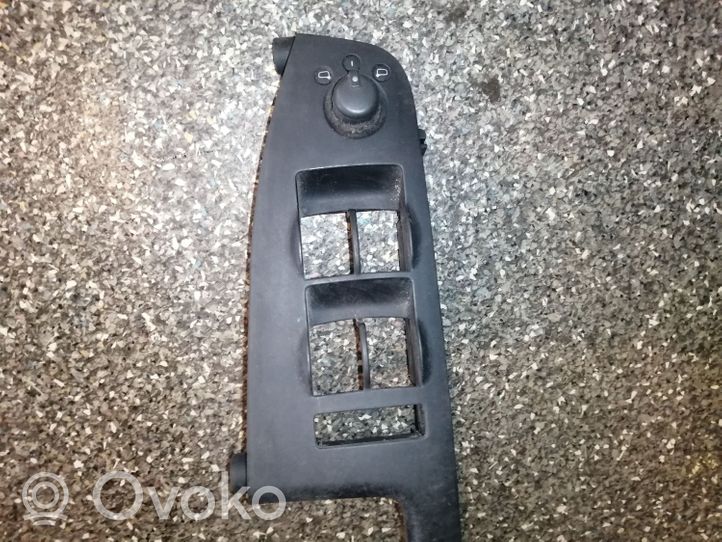 Audi A4 S4 B7 8E 8H Front door window switch trim 8E1867171B