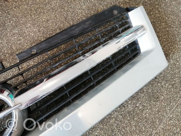 Opel Movano A Maskownica / Grill / Atrapa górna chłodnicy 8200233763