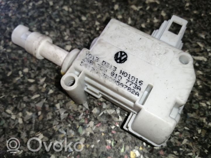 Volkswagen PASSAT CC Motorino del tappo del serbatoio del carburante 3C8810773A